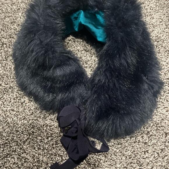 Fur collar with ribbon tie - Picture 4 of 6